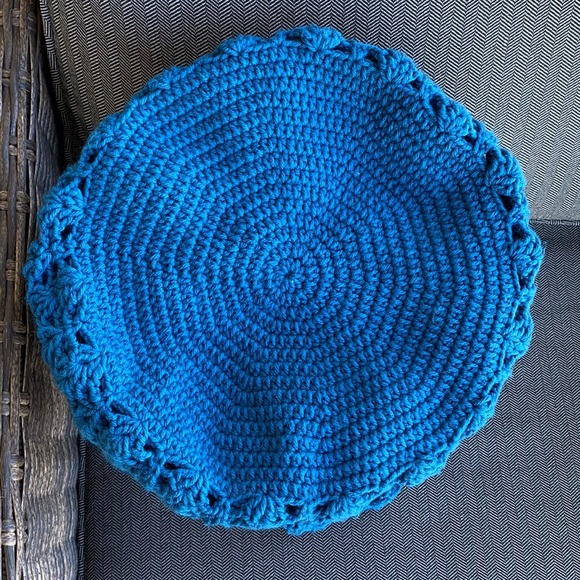 Large HANDMADE crocheted bag. - Picture 2 of 4